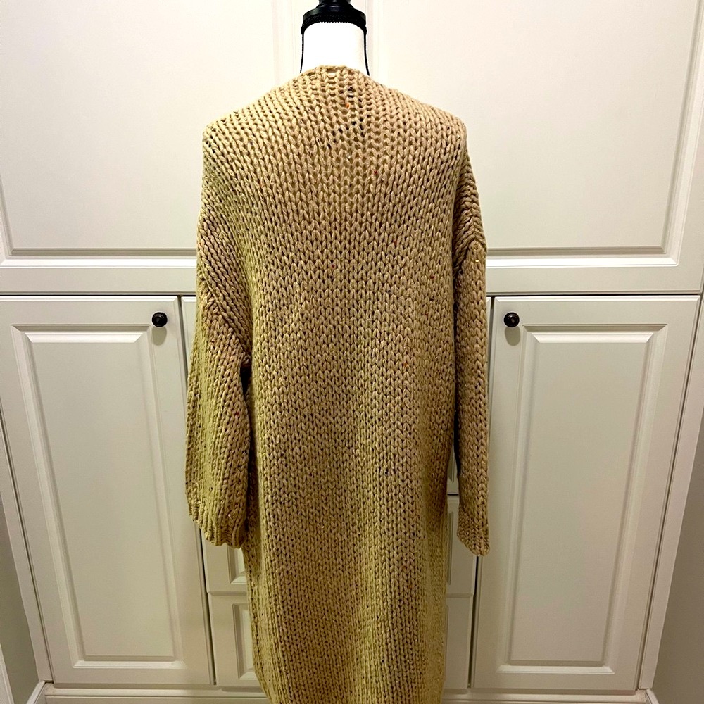 NWT Embellished Chunky knit sequin detail
Duster cardigan size SM - Picture 10 of 11